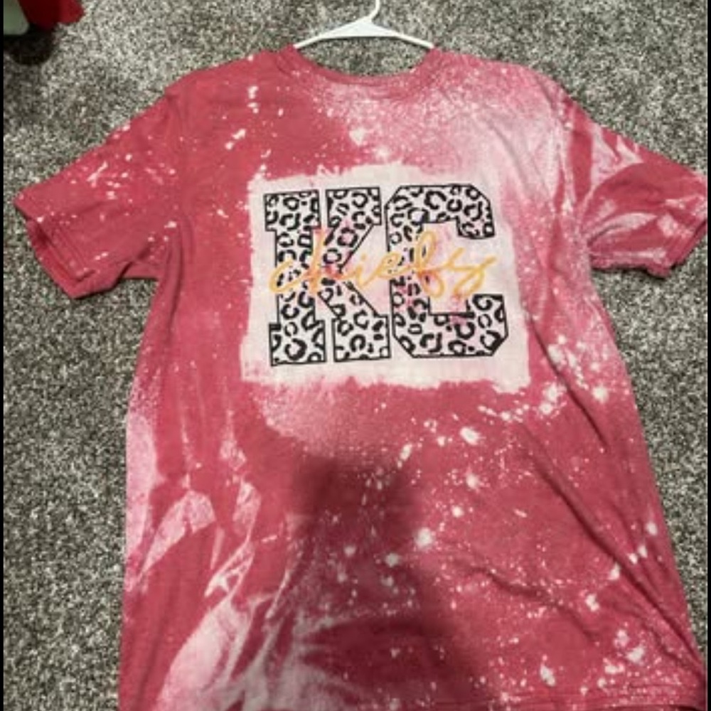 Women’s KC Chiefs tshirt LG